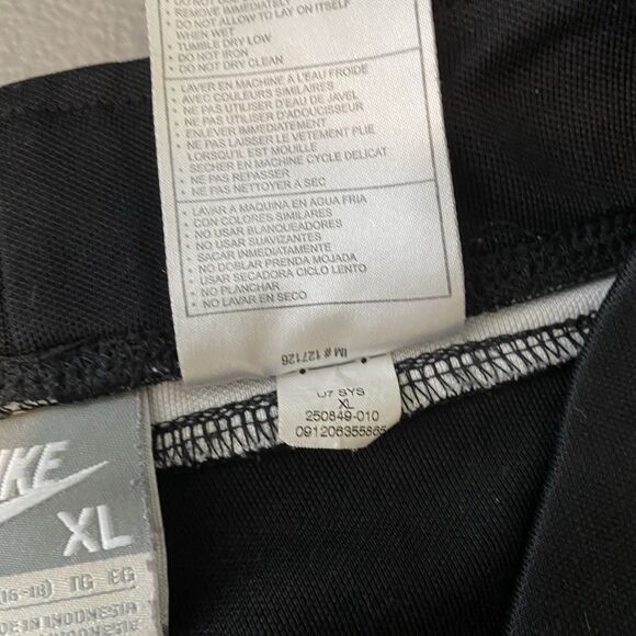 Nike Cropped Pants Stretch Elastic Waist Pull-On Womens Size XL Black White - Picture 4 of 8